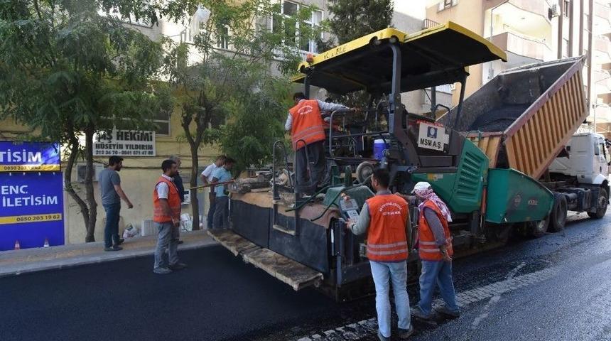 Kayyum Başkan &Ouml;zt&uuml;rk Asfaltsız Yol Bırakmıyor