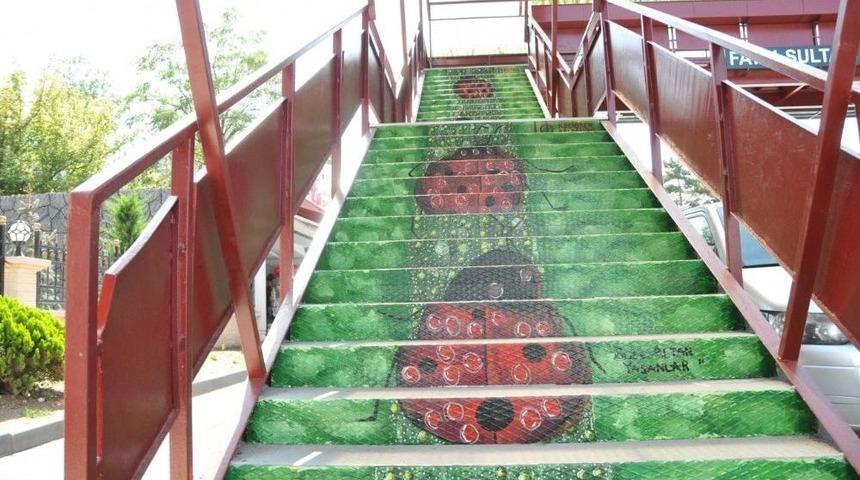 Ke&ccedil;i&ouml;ren Belediyesi İl&ccedil;e Genelindeki 9 Yaya &Uuml;st Ge&ccedil;idini Yeniledi