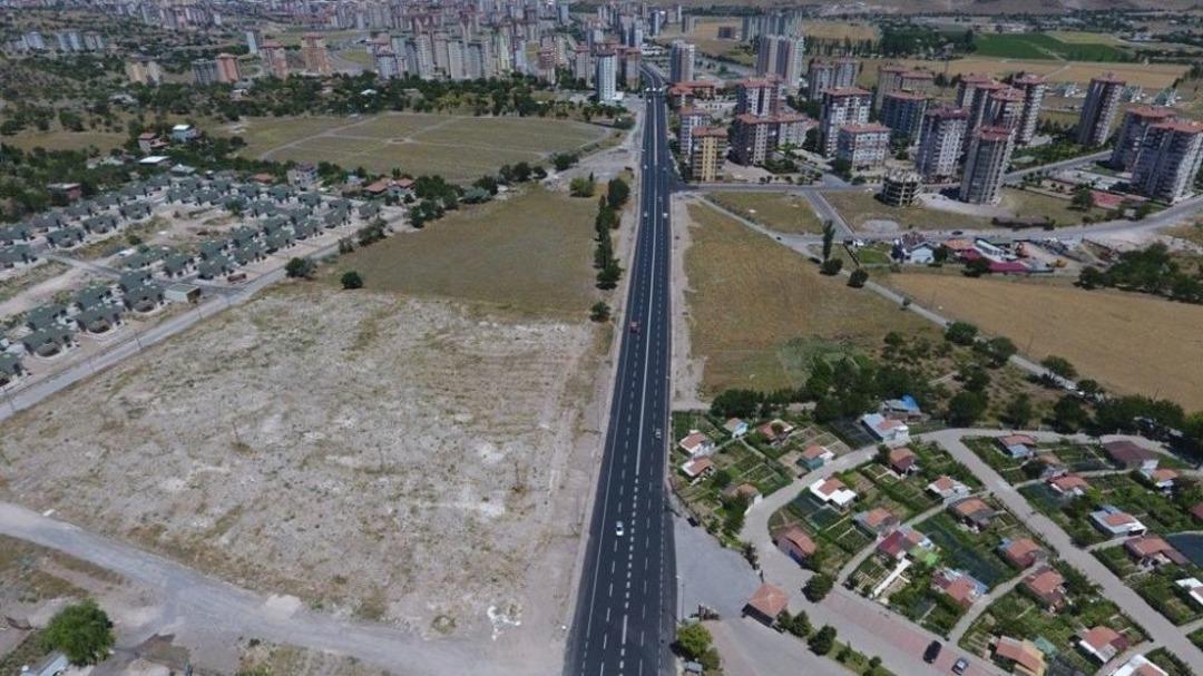 Melikgazi Belediye Başkanı Memduh B&uuml;y&uuml;kkılı&ccedil;: "asfalt D&ouml;viz Karşılığı Alındığı İ&ccedil;in Maliyetli Bir Yatırım"