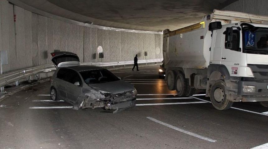 Alt Ge&ccedil;itte Trafik Kazası: 1 Yaralı