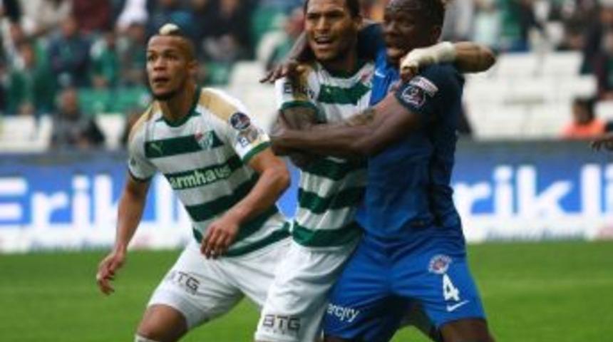 Titi, G&ouml;ztepe Yolunda