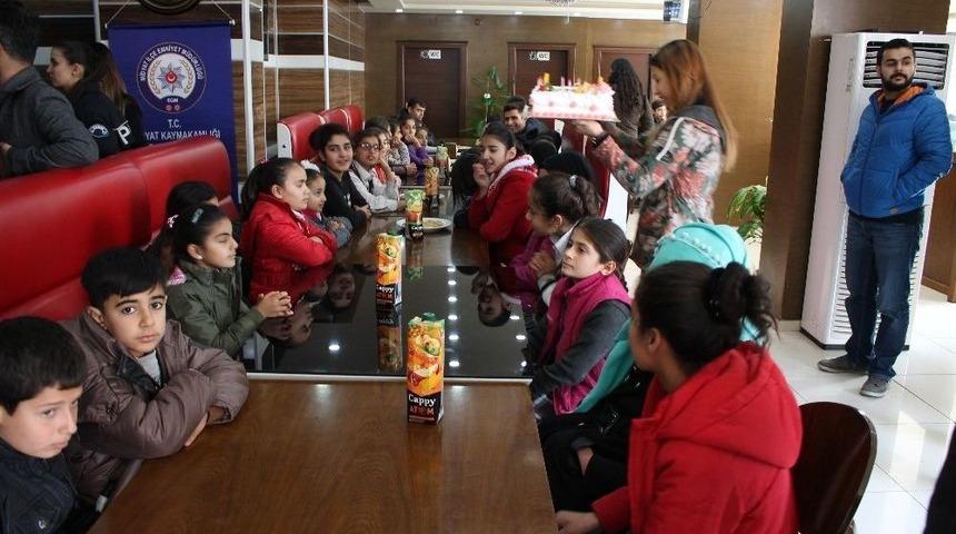 Midyat Emniyet M&uuml;d&uuml;rl&uuml;ğ&uuml; Bin 250 &Ouml;ğrencinin Doğum G&uuml;n&uuml;n&uuml; Kutladı