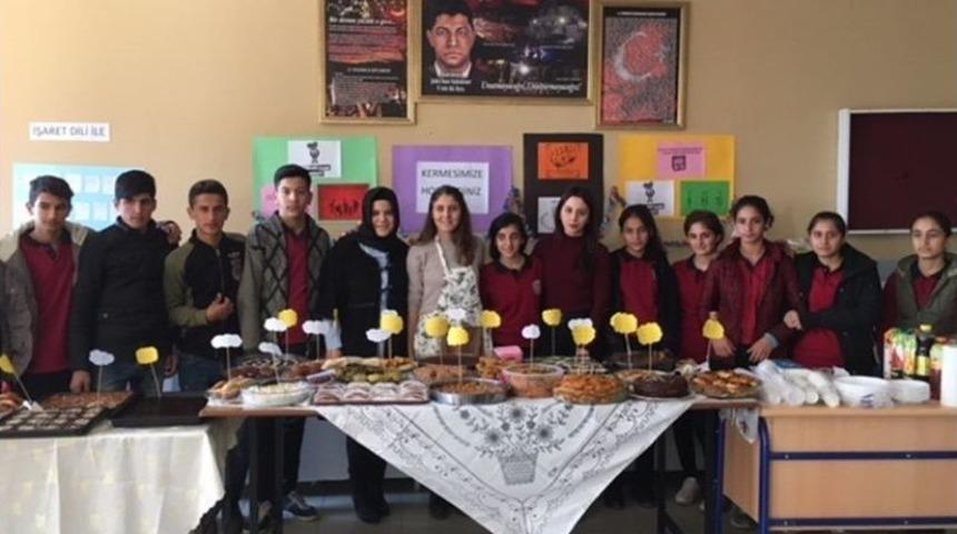 Silopi İl&ccedil;esinde Engelli &Ouml;ğrenciler Yararına Kermes D&uuml;zendi