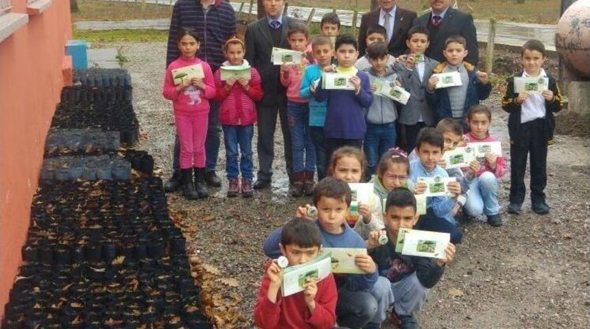 Doğa Dostu &Ouml;ğrenciler Rozetlerini Aldı