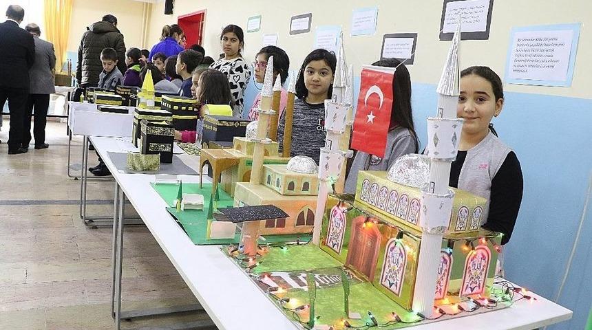 İlkokul &Ouml;ğrencileri Yaptıkları Maketlerle B&uuml;y&uuml;ledi