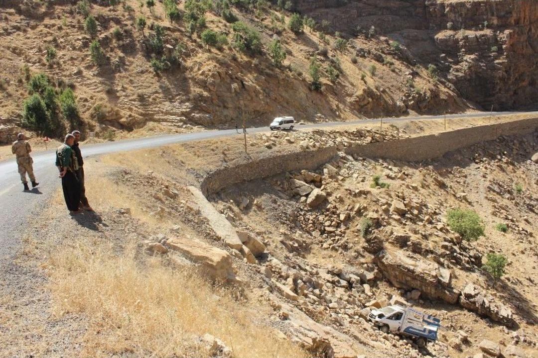 Şırnak&rsquo;ta Kamyonet U&ccedil;uruma Yuvarlandı: 3&rsquo;&uuml; &Ccedil;ocuk 5 Yaralı