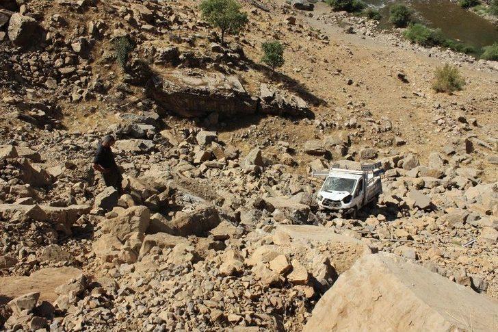 Şırnak’ta Kamyonet Uçuruma Yuvarlandı: 3’ü Çocuk 5 Yaralı G3