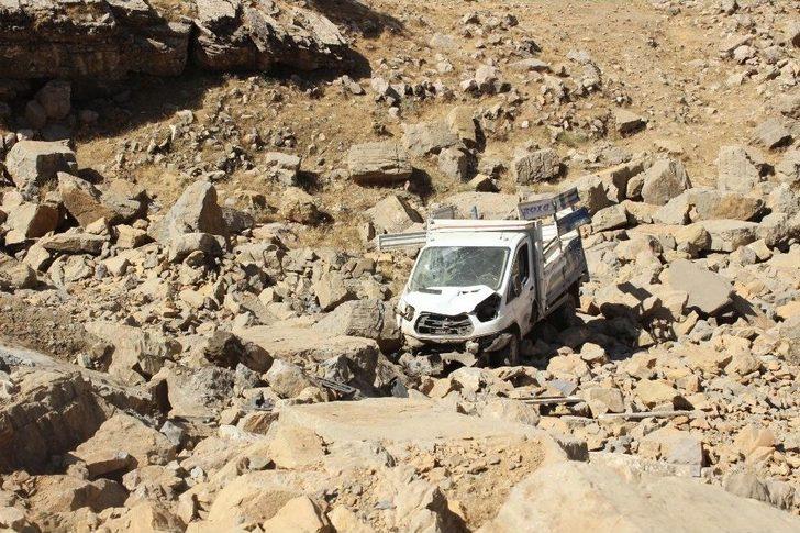 Şırnak’ta Kamyonet Uçuruma Yuvarlandı: 3’ü Çocuk 5 Yaralı G4
