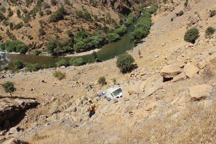 Şırnak’ta Kamyonet Uçuruma Yuvarlandı: 3’ü Çocuk 5 Yaralı G5