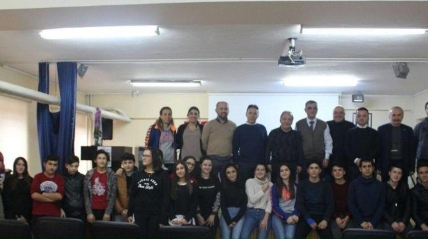 Gazetecilerden Geleceğin Gazetecilerine Konferans