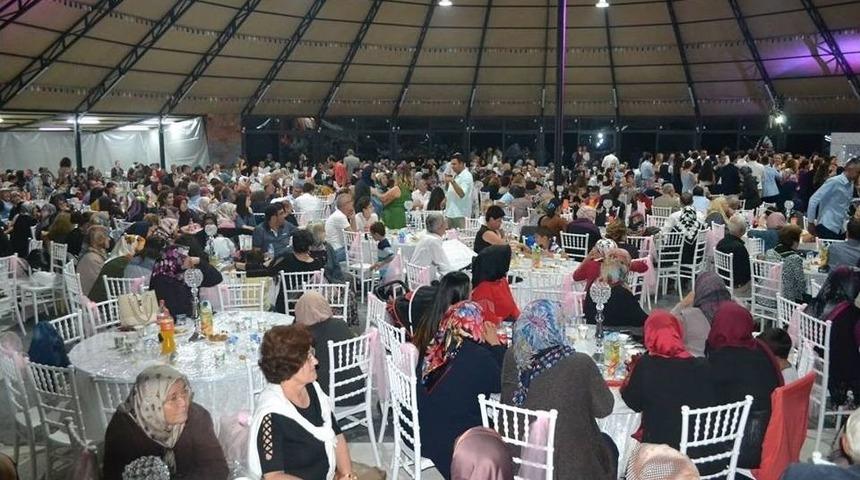 Şaphane&rsquo;ye Kır D&uuml;ğ&uuml;n Salonu