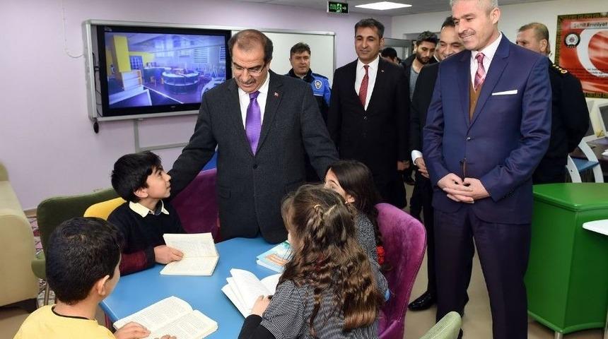 Uşak’ta “z” Kütüphane Törenle Açıldı