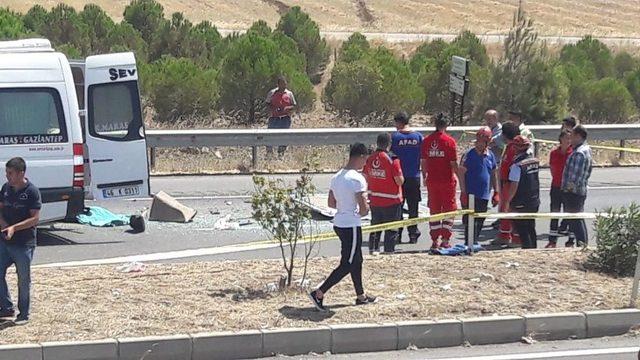 Kahramanmaraş’ta Yolcu Minibüsü Tıra Çarptı: 1 Ölü, 9 Yaralı