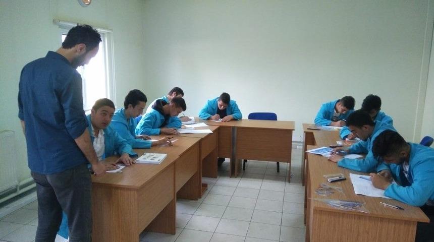 Beyaz Kalpler&rsquo;de Teknik Resim Dersleri Başladı