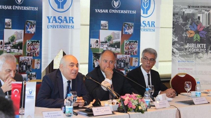 Yaşar Üniversitesi Yeni Bölümlerle Büyüyor
