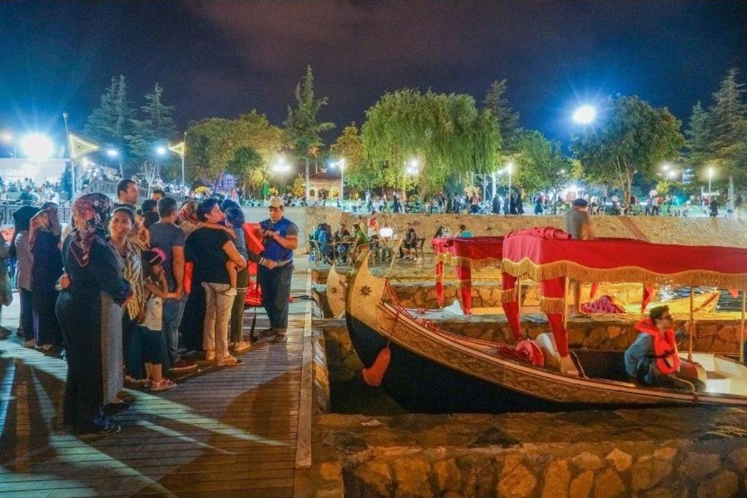 (&ouml;zel) Yeşilırmak&rsquo;ta Osmanlı Kayıkları Y&uuml;zmeye Başladı