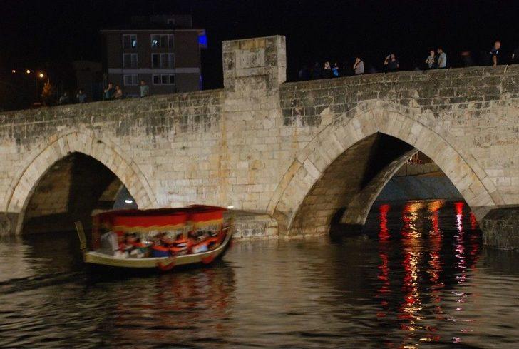 (özel) Yeşilırmak’ta Osmanlı Kayıkları Yüzmeye Başladı G3