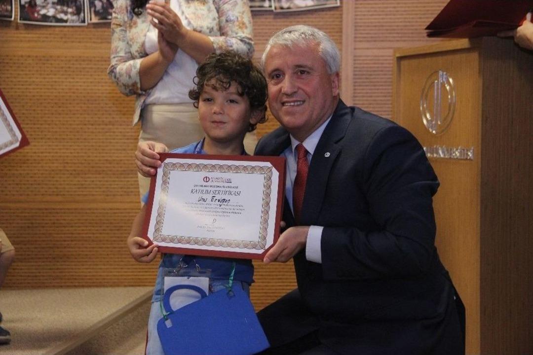&ldquo;&ccedil;ocukların Matematik At&ouml;lyesi Eğitmen Buluşma G&uuml;nleri&rdquo; &Ouml;ğrencileri Sertifikalarını Aldı