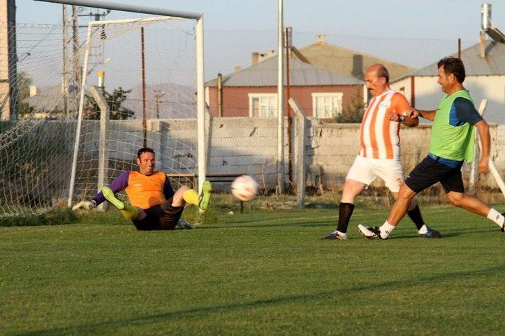 Van Büyükşehir Belediyespor Yöneticileri İle Basınspor Arasında Dostluk Maçı G3