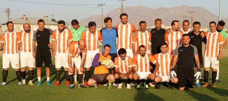 Van Büyükşehir Belediyespor Yöneticileri İle Basınspor Arasında Dostluk Maçı G5