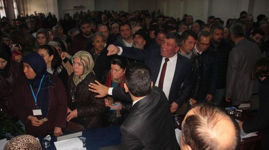 Bilecik Esnaf Ve Sanatkarlar Kredi Ve Kefalet Kooperatifi Genel Kurulu Gergin Başladı