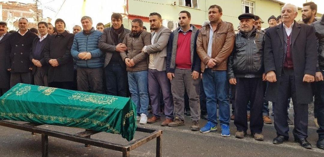 &ldquo;yanlış İğne&rdquo; Sonucu &Ouml;ld&uuml;ğ&uuml; İddia Edilen 7 Yaşındaki &Ccedil;ocuk Son Yolculuğuna Uğurlandı