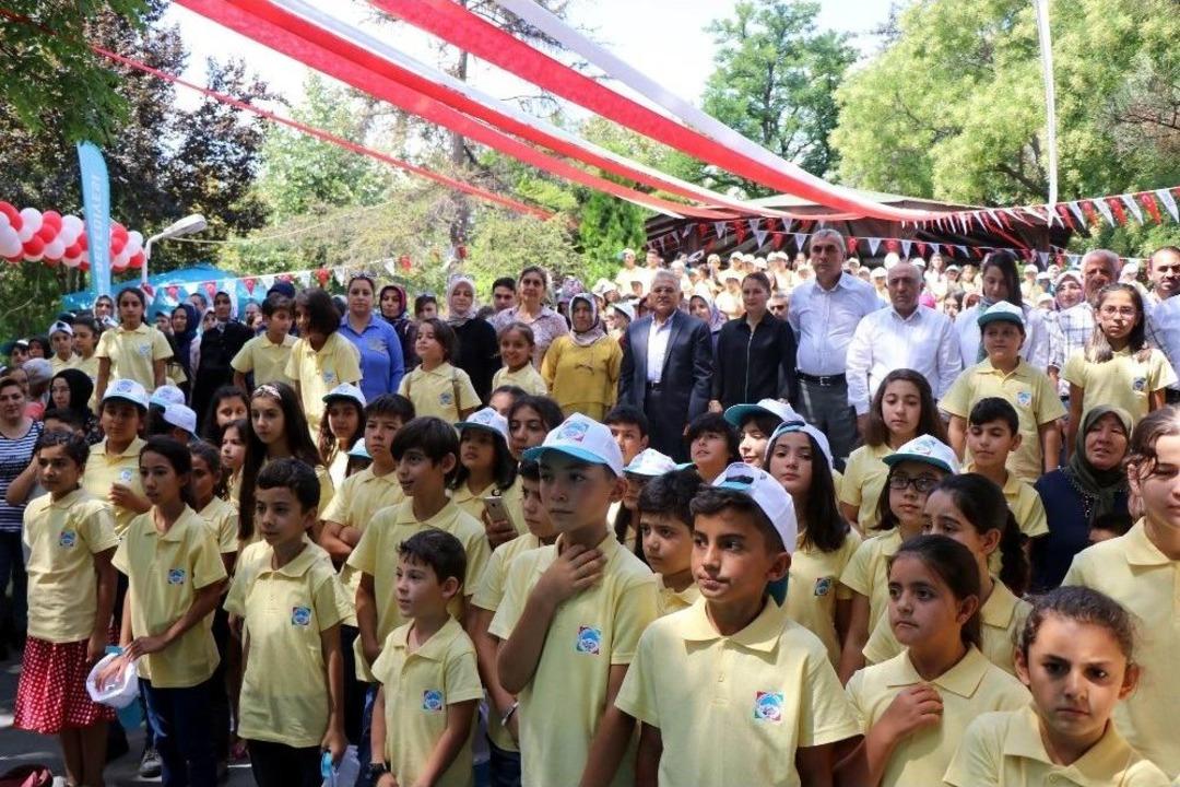 Melikgazi Belediyesi Yaz Okulları &Ouml;ğrencileri H&uuml;nerlerini Sergiledi