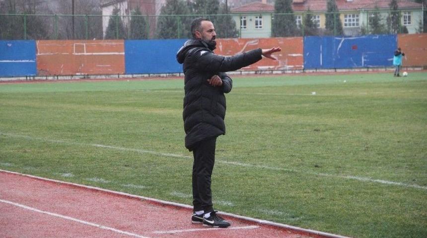 Antren&ouml;r Şahin Şampiyonluk İ&ccedil;in Destek &Ccedil;ağrısında Bulundu