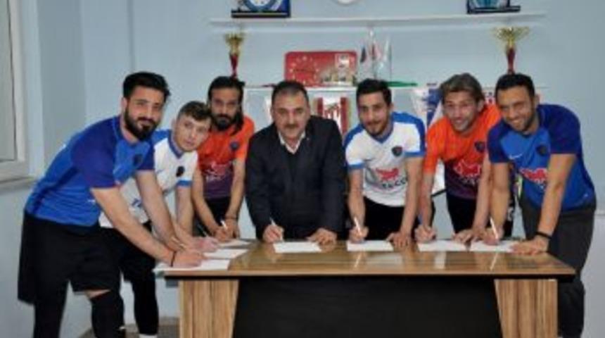 Karacabey Birlikspor&rsquo;dan İmza Şov