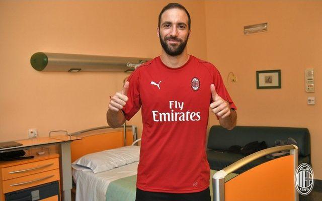 Gonzalo Higuain, Resmen Milan’da