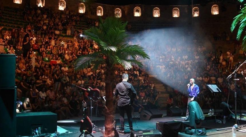 Ayvalık Mabel Matiz’i Bağrına Bastı