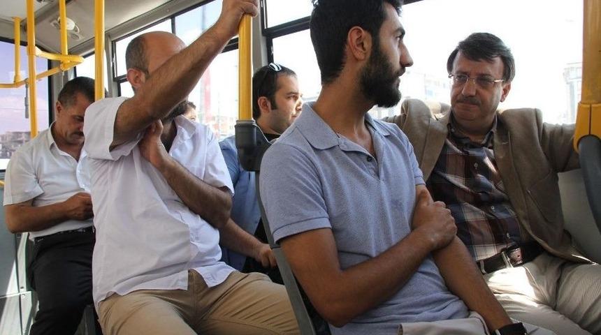 Başkan T&uuml;rkmenoğlu, Halk Otob&uuml;slerinde Vatandaşların Sıkıntılarını Dinledi