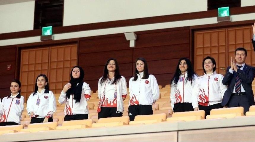 Engelli Sporcular Tbmm&rsquo;yi Ziyaret Etti