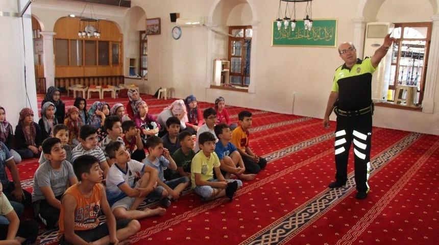 Camilerde &Ccedil;ocuklara Trafik Eğitimi