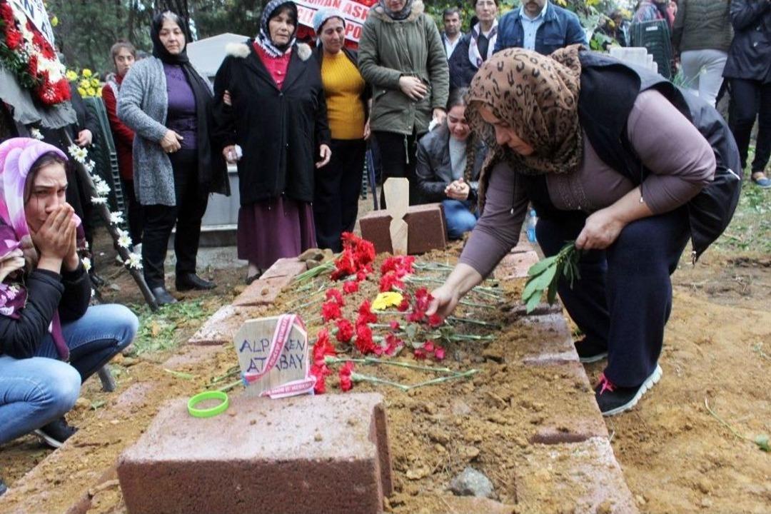 Gen&ccedil; Sporcu G&ouml;zyaşları Arasında Defnedildi