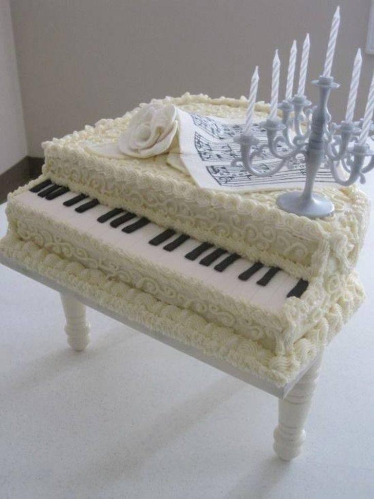 Piyano Sever Birine Hediye Edilebilecek 8 Aşırı Güzel Pasta Önerisi