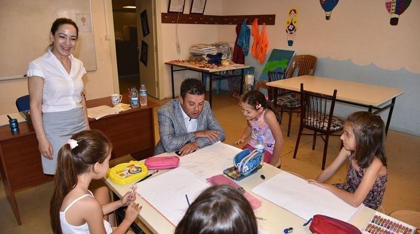 Başkan Sarıkurt&rsquo;tan K&uuml;&ccedil;&uuml;k Kursiyerlere Ziyaret