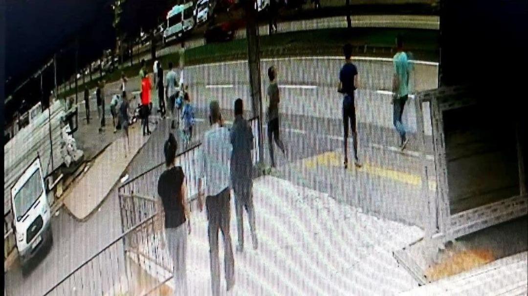 Pikap Bebek Arabasına &Ccedil;arptı: 1 Yaşındaki Bebek &Ouml;ld&uuml;, 4 Yaşındaki &Ccedil;ocuk Ağır Yaralı