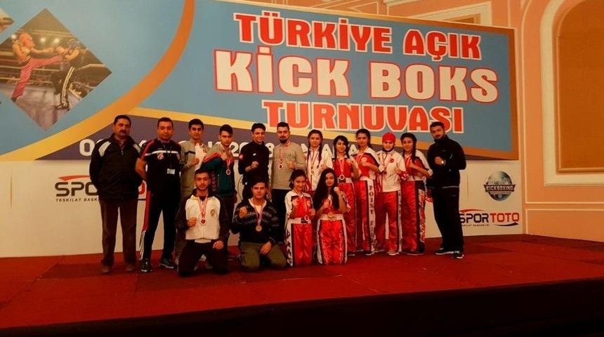 Polis G&uuml;c&uuml; Madalyaya Doymuyor