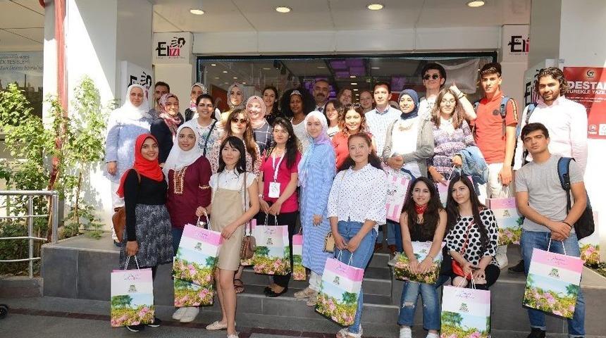 Öğrencilere Elizi Mağazasında Kültürel Tanıtım