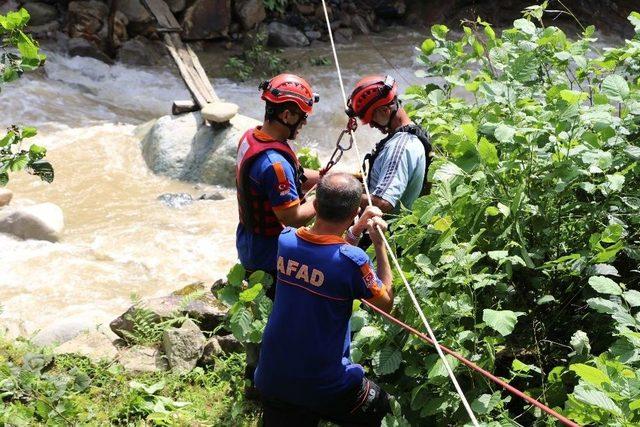 Rize’de Şiddetli Yağıştan En Fazla Etkilenen Muradiye Beldesi Havadan İşte Böyle Görüntülendi