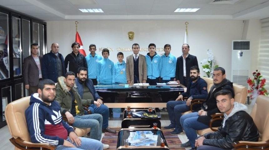 Sporcular Sevin&ccedil;lerini M&uuml;d&uuml;r Keleş İle Paylaştı