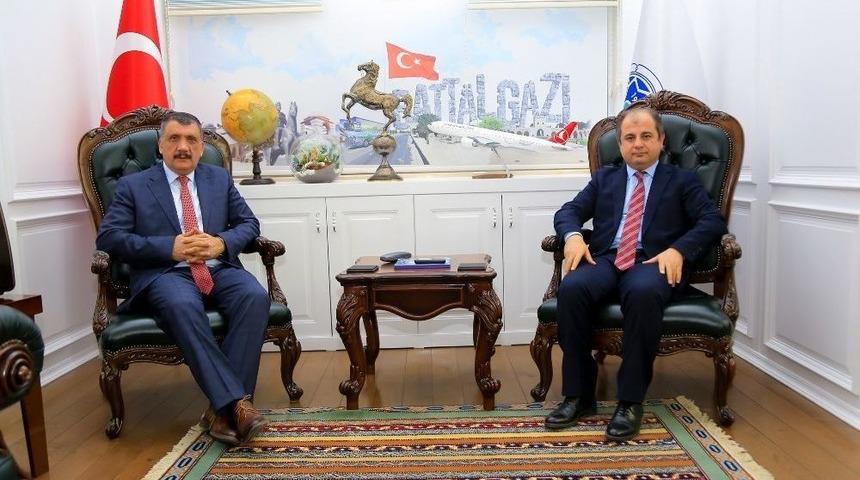 Baro Başkanı Han&rsquo;dan G&uuml;rkan&rsquo;a &Ouml;vg&uuml;