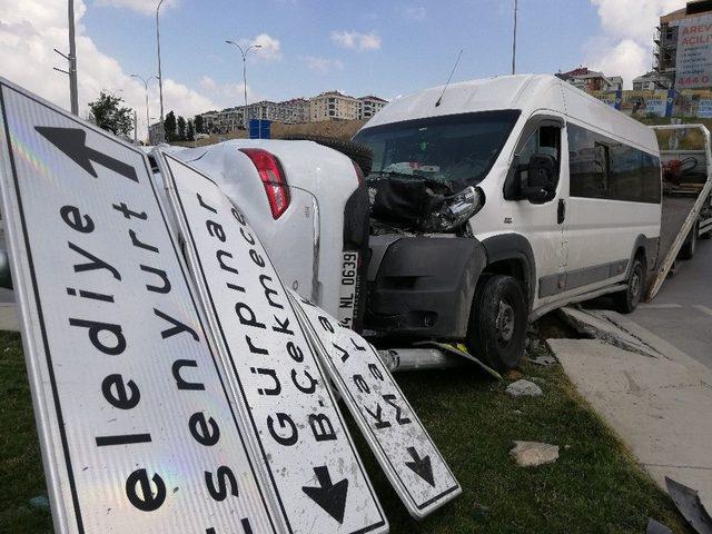 Beylikdüzü’nde Feci Kaza: 1’i Ağır 2 Yaralı