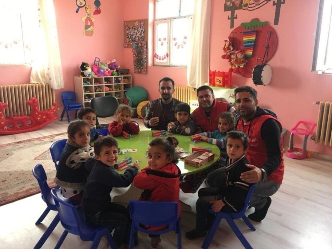 K&ouml;y Okulu &Ouml;ğrencilerine Ağız Ve Diş Sağlığı