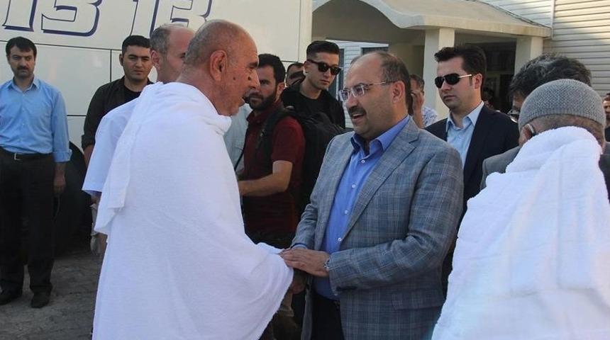 Bitlisli Hacı Adayları Kutsal Topraklara Uğurlandı