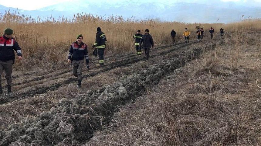 Konya&rsquo;da Sazlık Yangının Mahsur Kalan Vatandaşlar Kurtarıldı