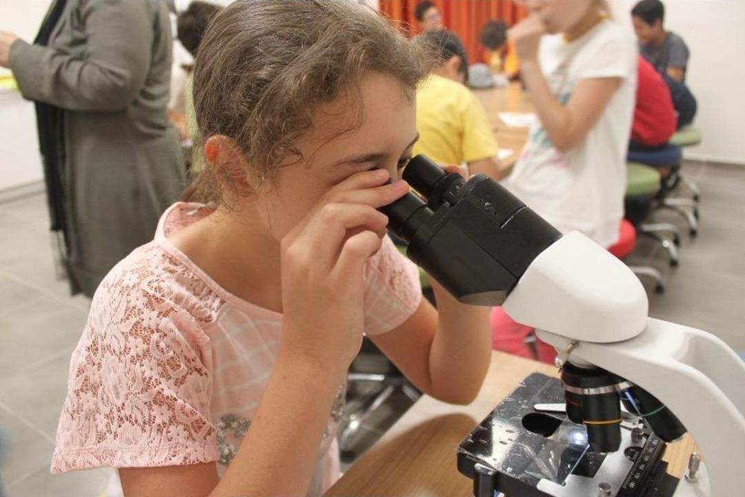 &Ccedil;ocuk Akademisi&rsquo;nde &Ouml;ğrenciler Deney Yaparak &Ouml;ğreniyorlar