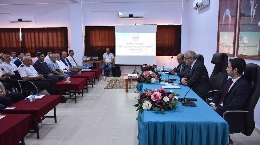 Vali G&uuml;ven&ccedil;er Selendili Muhtarlar İle Buluştu