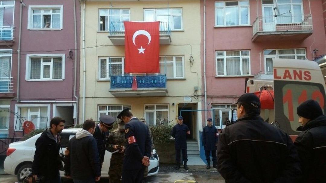 Şehit Annesi Askeri Erkanı G&ouml;r&uuml;nce Feryat Etti